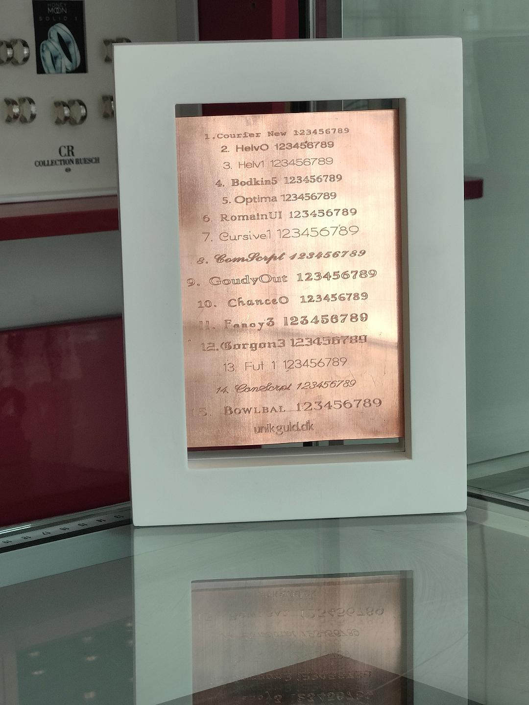 Indgravering af ure, smykker og personlige gaver hos UNIKguld